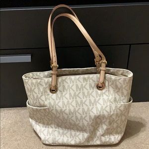 Michael kors purse